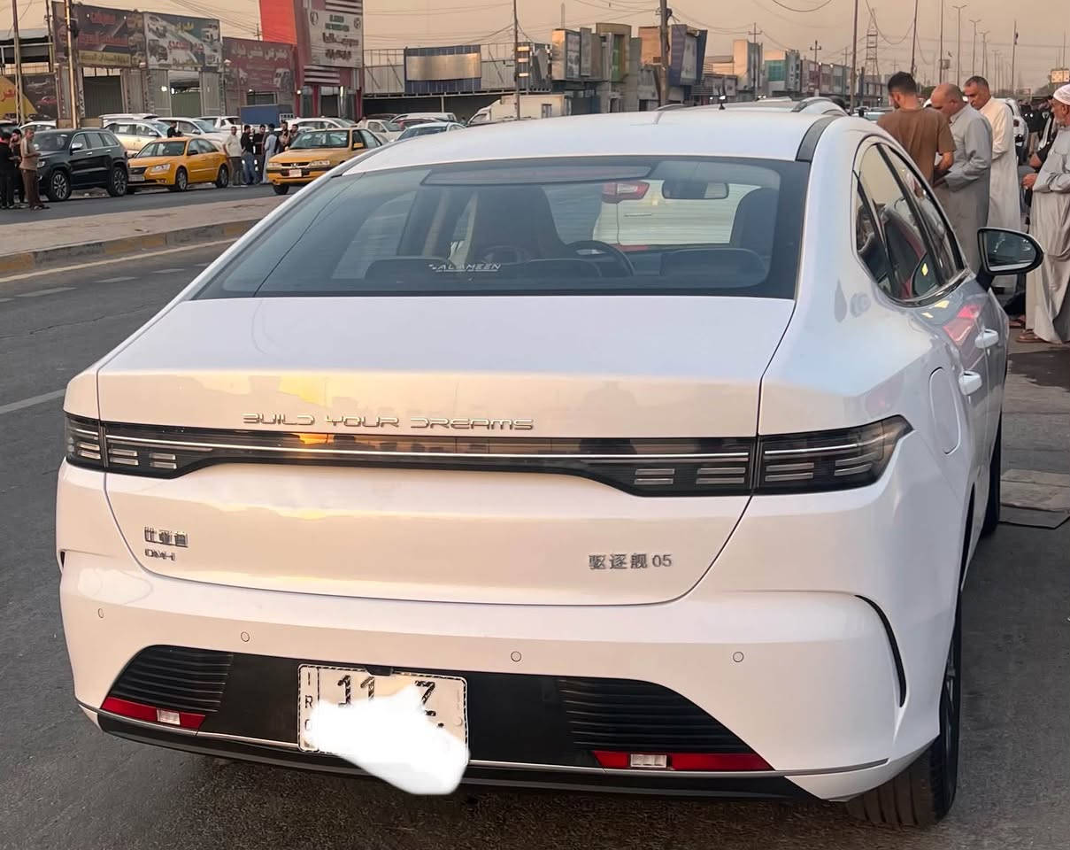 السلام عليكم BYD 2025
بيها رصعتين بل قماره و  بارد كد اصبع بل جاملغ جهه اليمين 
للاستفسار الاتصال على ***********
