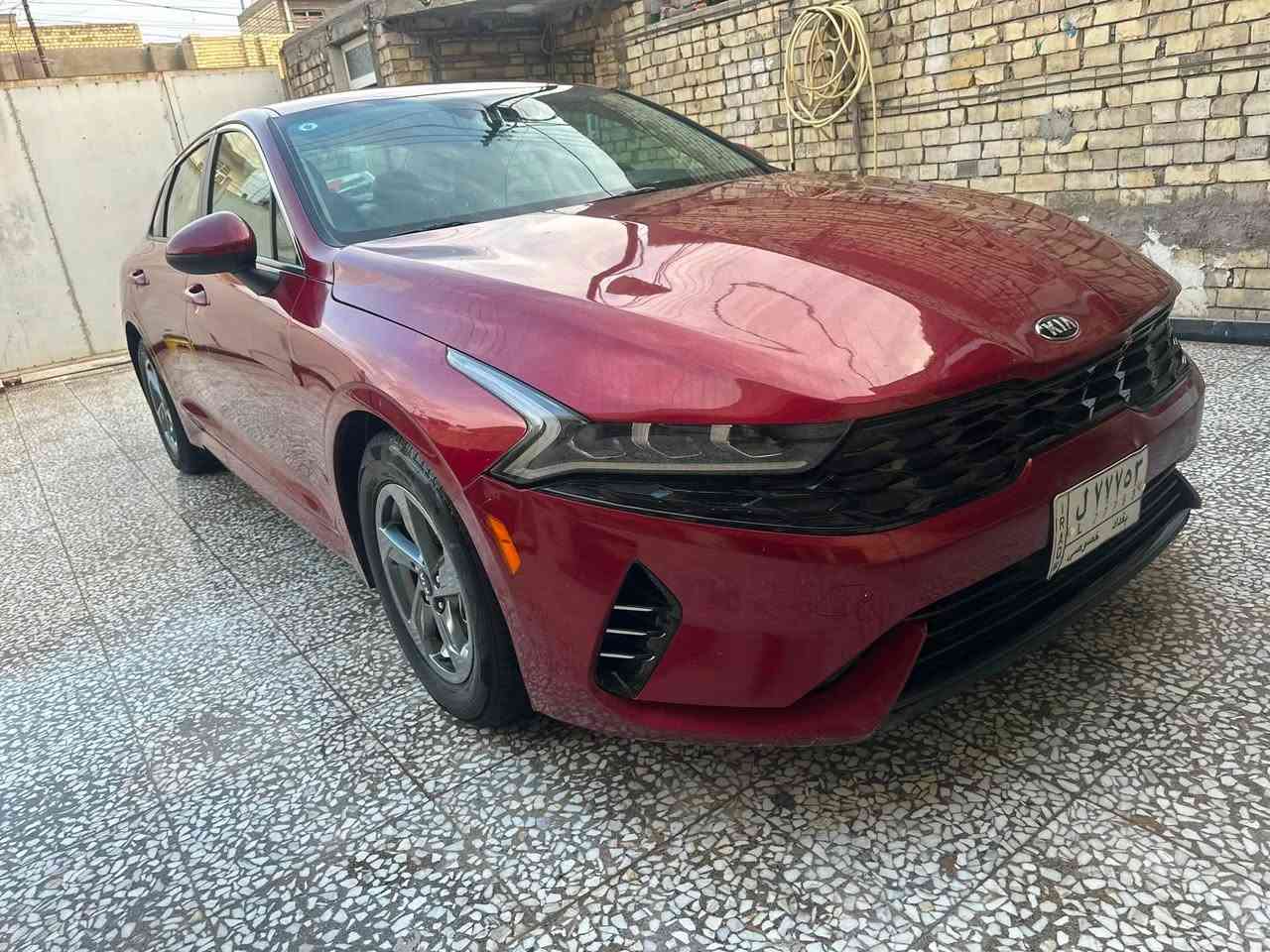 شباب سياره كي فايف k5. للبيع
السياره نضيفه استخدام شخصي 

موديل 2021 لون ماروني دم الغزال 
حادثها بس بنيد كفالة لغود وشواصي 
ماشيه 65 ميل 
مواصفات 
بصمات ابواب 
اشارة ترحيب 
تشغيل عن بعد 
رادارات اربعه 
رادار تصادم امامي خلفي 
كشنات جلد 
مودات قياده 4
هند بريك بصمه 
مكينه 1600 تيربو 
رقم بغداد سهل 

السعر 145$وبيها مجال للشراي 
سكني بغداد 
رقمي ***********
