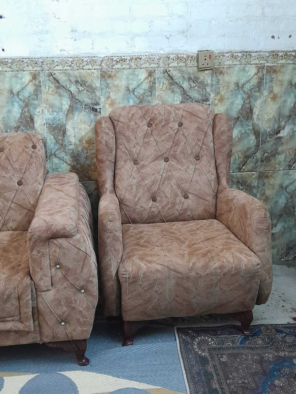 تخم ٣ قطع نضيف السع ١٥٠ الف المكان بغداد الشعله ***********

