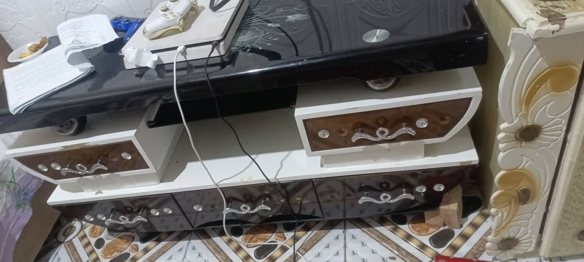 غرفه تركي 425.  ميز بلازمه 40. تخم ملكي 325
