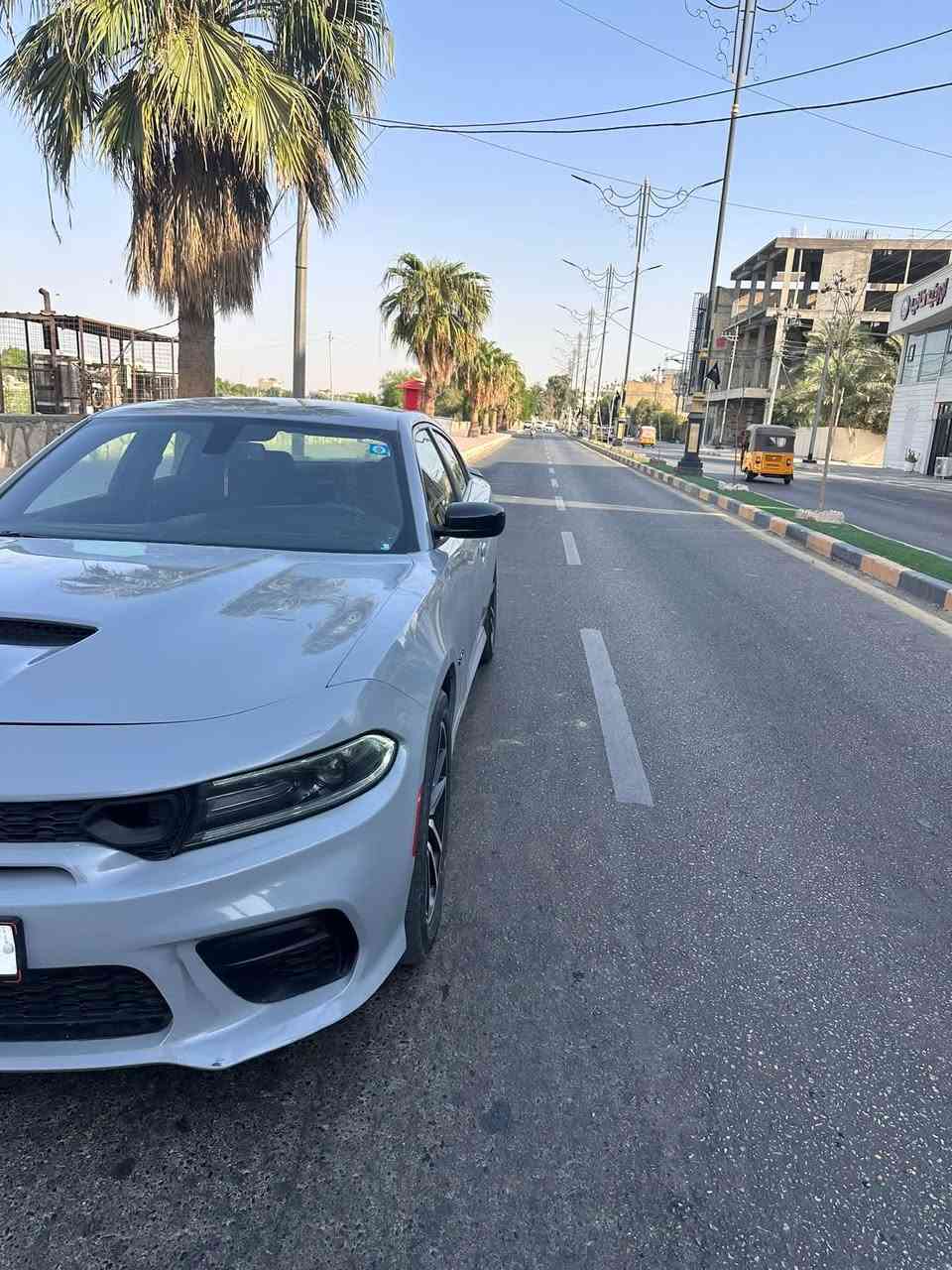 جارجر سوبر تراك محرك 5700 موديل 22 اصل بسمي  رقم بغداد. فول عده الفتحه ماشيه 31 الف سياره جاهزه من كلشي حادثه جاملغ وبنيد وبيه فخذه صفحه السايق مبدله وبيه صبغ بيبان صفحه ثانيه سعره تصال ***********

نص مكتوب في الصور:
- 37°C