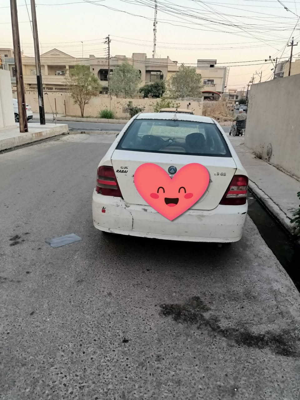 سيكي ابيض رقم بغداد صديقي الشرعي كصه جديده السياره مال بيت
مكينة مابيها شي الكير مابي شي سنويه ل29 
السعر 32 بيها مجال قليل 
*********** بي واتس آب 
*********** اتصل ع الزين
