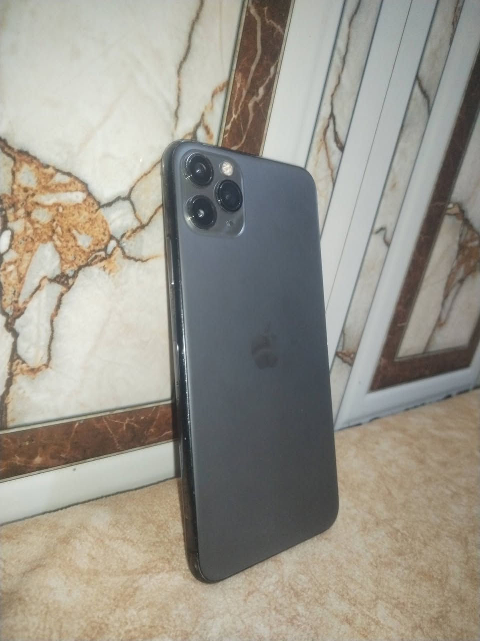 ايفون ١١ برو ماكس • ٦٤ • بطاريه ١٠٠