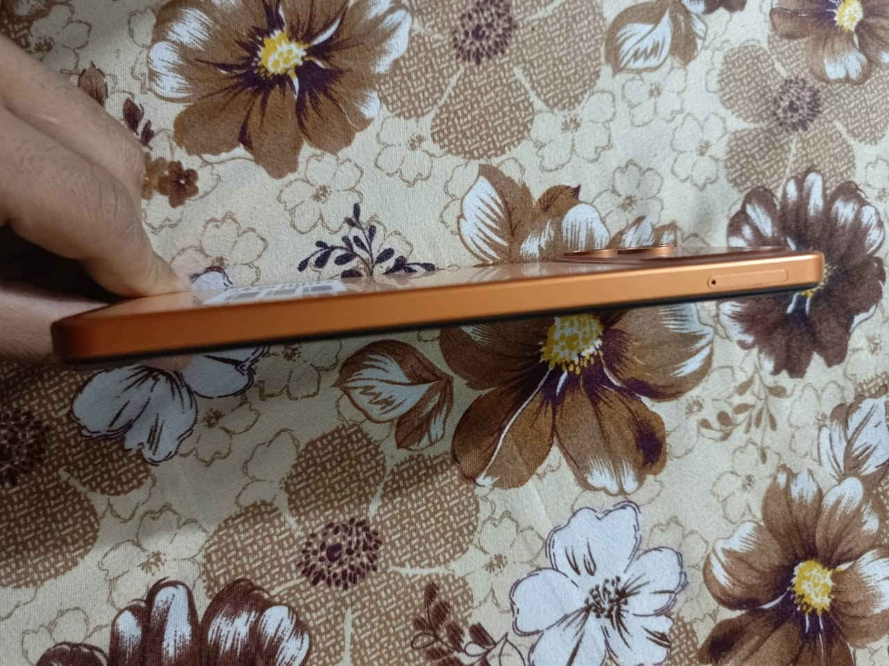 سلام عليكم جهاز HOTWAVجديد صارله يومين من خذته ذاكره 256جهاز مكفول واتساب ***********
