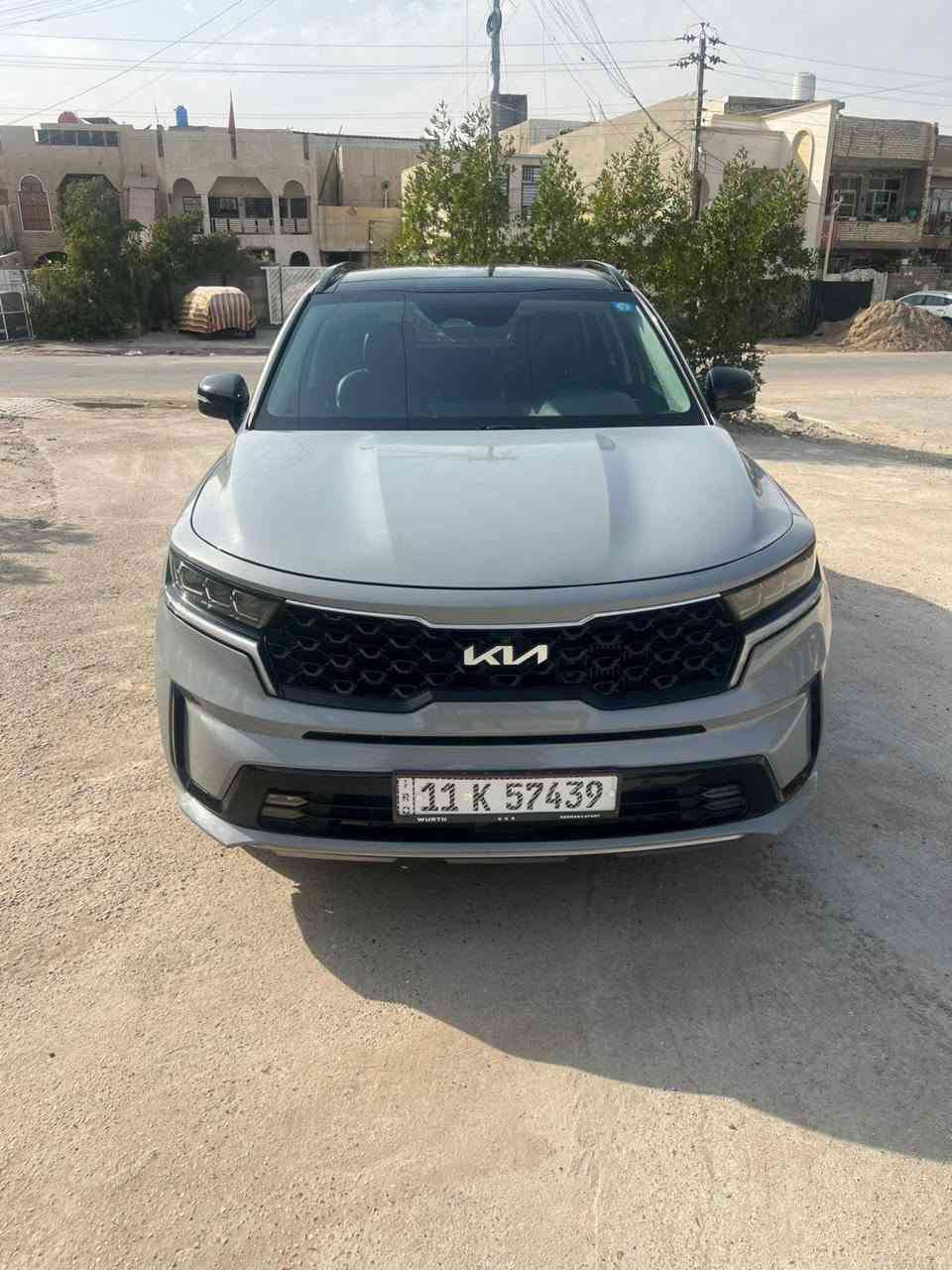 كيا سورنتو موديل 23رقم بغداد
ماشية 35
فول مواصفات 
كشنات سياحي وجلد 
بانوراما
شاشة كبيرة
كامرة 
فول تحكمات
بيها تبديل جاملغ امامي وبنيد 
بدون اي نقص 
الصور والسونر مرفقات 
ه‍/***********
السعر/188$
