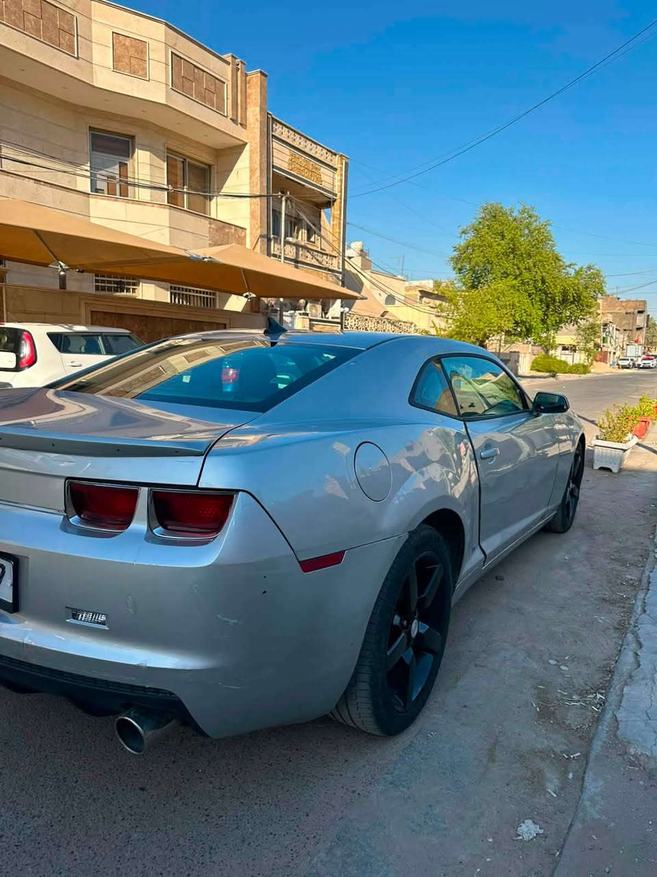 السلام عليكم
كمارو موديل12
Lt 3.6
حادثها اربع قطع 
بغداد رقم جديد
 تخم تاير تبريد 
كير مكينه خير من الله 
 داخل نضيف كامل مابي نقص 
مكاني بغداد  
الغدير 
الاتصال على***********
