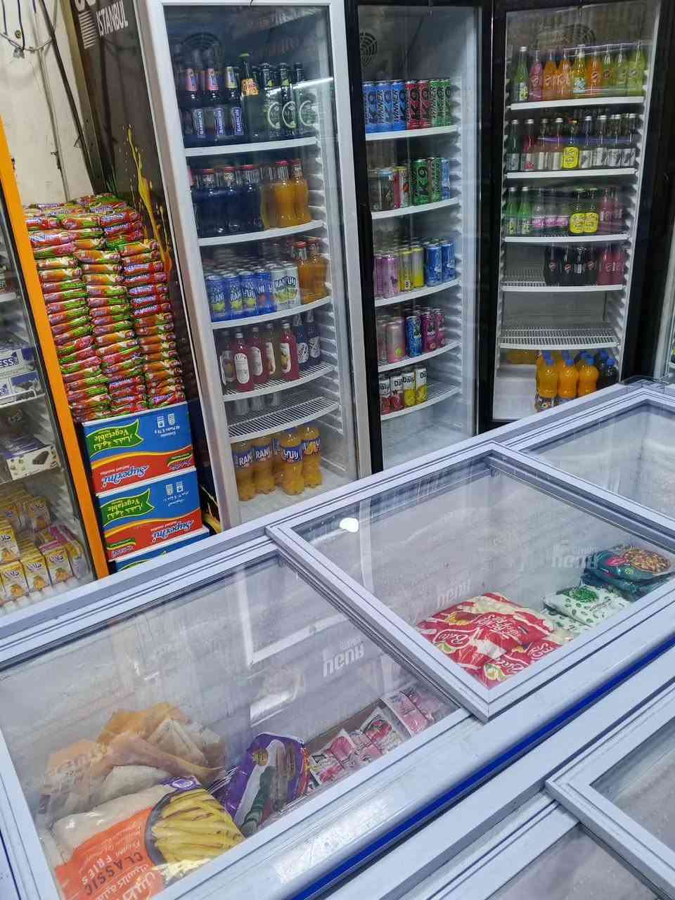 ماركت للبيع • البلديات حي تراث • ٩ برادات