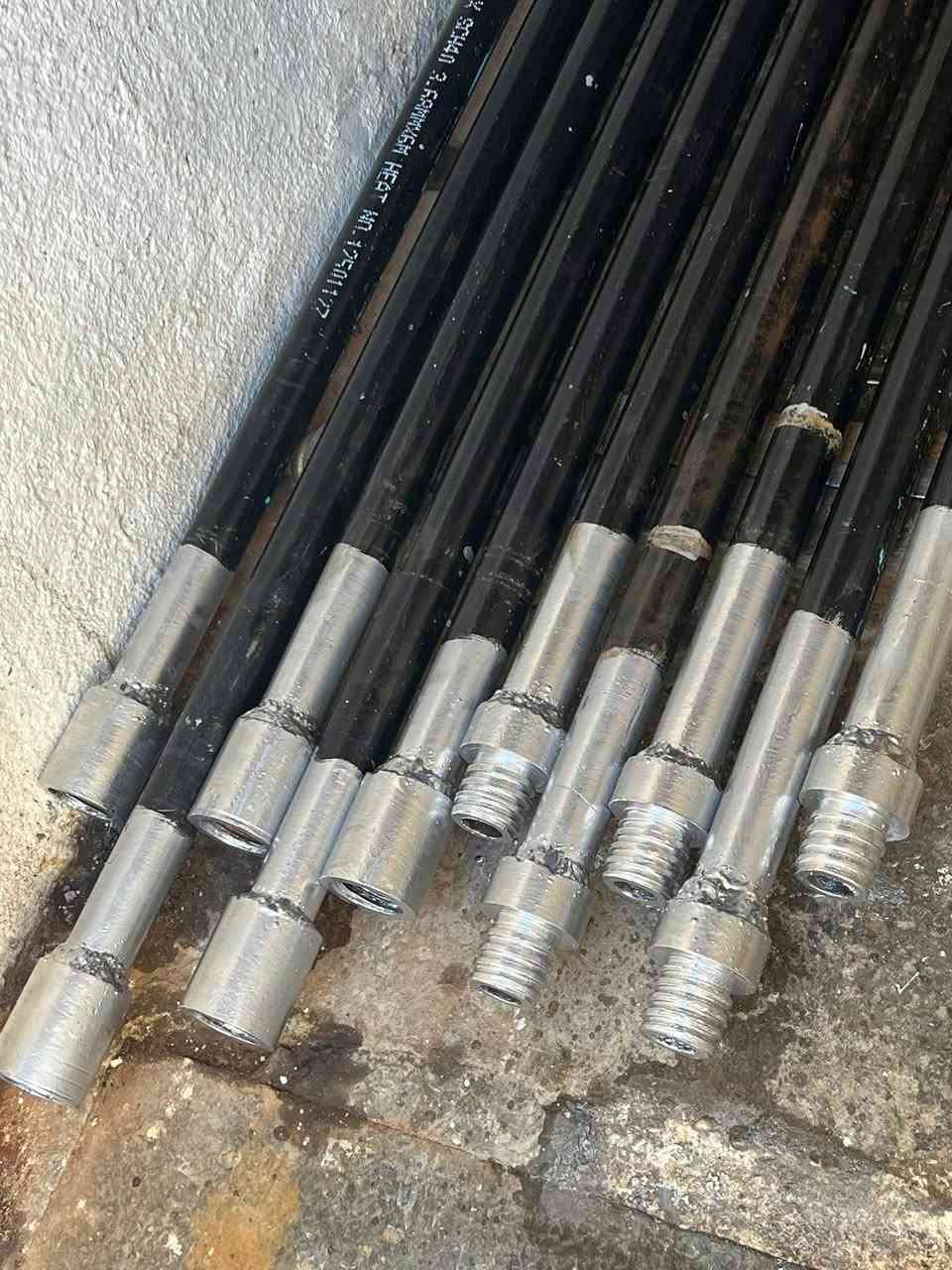 تصنيع حفارات كهربائية جديدة مع الملحقات بغداد الكاظمية ***********  سعر 3 مليون
حفاره كهربائيه للبيع جديده مرفوعه على اكسل و4 جكات توازن 

بواري 22 متر برينه حجم 14  بواري خاصه بل حفر 

ماطور حفر ايطالي سنكل 

ونج رفع تنزيل ايطالي سنكل 

جاهزه للشغل والسعر مناسب
