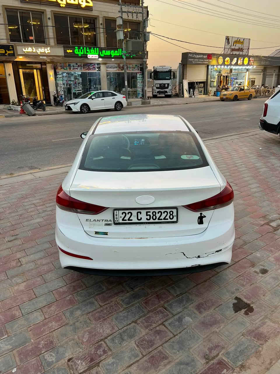 السلام عليكم اخوان للبيع
الانترا موديل 2018 امريكي 
محرك 2000 دوش 
ماشية 190الف
تبريد فول 
رقم اربيل جديد بأسمي
سنوية هزة جديدة 
حادثها خلفي جنطة أمريكا 
مصبوغة حزام جمالية بالعراق 

السعر 100 وبيها مجال قليل
 
رقم الهاتف 
***********
