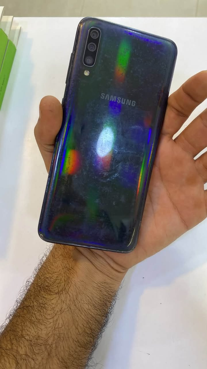 📱 للبيعSamsuA70

المواصفات: 64GB / 4GB رام
الشاشة Super AMOLED 6.4 بصمة داخل الشاشة
3 كاميرات 25MP
بطارية 4000

💰 السعر: ___85وبي مجال 
📍 المكان: ___الكوفه 

نظافة الجهاز: 80/ 

للاستفسار ***********📩
