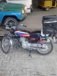 للبيع عنوان بغداد مدينه الصدر 07735650248 موديل 25