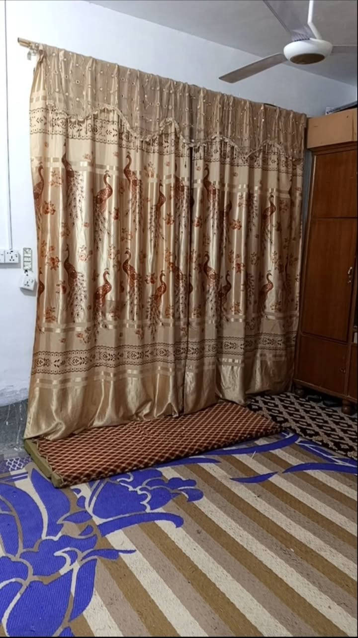 السلام عليكم بيت للبيع نجف حي النداء قرب شارع الكفيل أو المدرسة الورديه 50متر طابقين ونضيف الطابق الأول صاله واستقبال ومطبخ علا طول الممر وصحيات اما الطابق الثاني يتكون من غرفتين اكبار ومكشوفه السعر 46وبي مجال للاستفسار ***********
