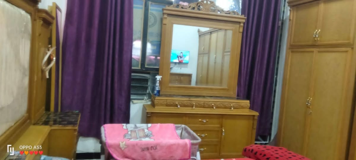 السلام عليكم
غرفه اخشاب عالية الجودة 
جديده ورائعه صار 5 أشهر من جبتها 
خشب ماليزي درجه اولى غرف مرتبه 
ما بيها اي نقص مقطع وصور كدامك
السعر مليونين و 350 وبيها مجال للشراي 
مكاني بغداد التاميم قرب فلكة سلمان باك
هذا رقمي *********** بي وات ساب

نص مكتوب في الصور:
- OPPO A53