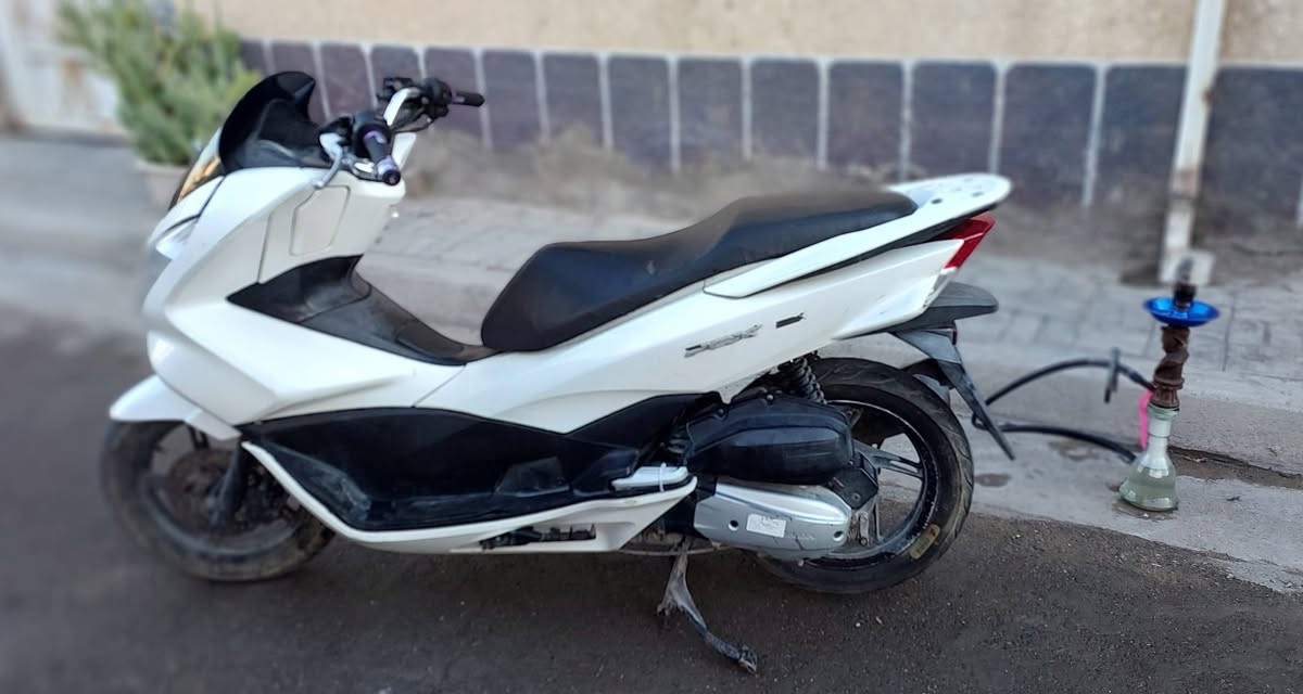 PCX الجيل الثاني
الدراجه طافيه 
للاستفسار اكثر الاتصال بالرقم 
***********
السعر ٩٠٠ وبيهة مجال بسيط
