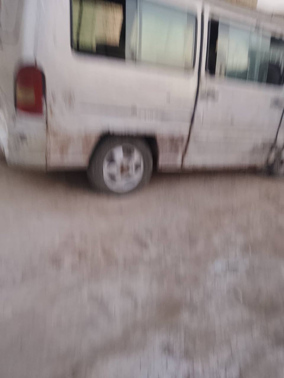 السلام عليكم استانه موديل 96 السياره بيع هل موجود مكينه بيها بخار وتنقض السعر 20 وبيها مجال  الاتصال ع الرقم ***********
