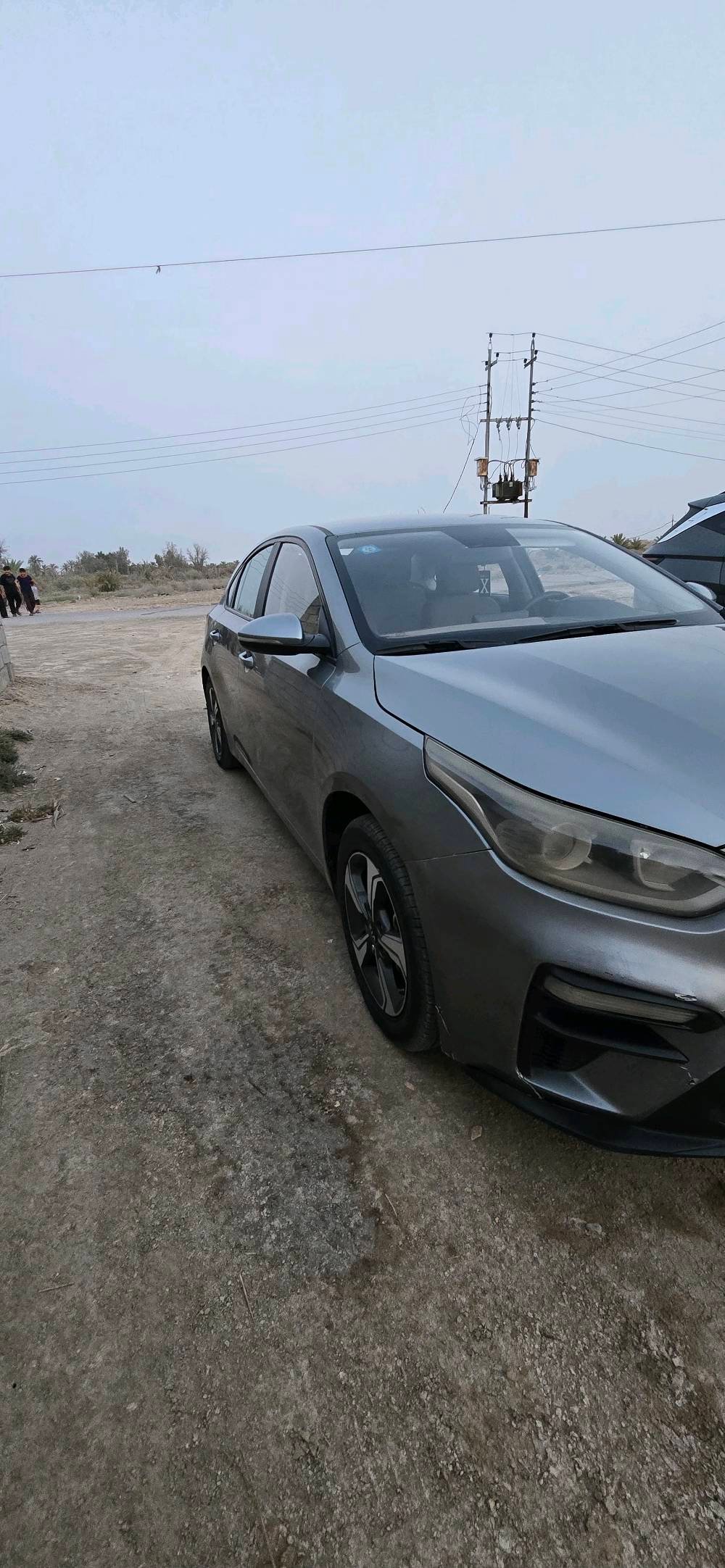 كيا سيراتو موديل 21 خليحي 
محرك 1600 كير  cvt
سياره بيها الباب الصدر الايمن صبغ 
والهلال الايسر تجميل فقط 
كير محرك حداديه كفاله 
تدفئه تبريد كله شغال
السياره نضيفه حيل
رقم السياره ذي قار معوقين بعد سنة ونص يتحول تريد مكاتبه او وكاله السياره نضيفه كلش 
سعر السياره 130بيها مجال بسيط
التواصل *********** واتساب او اتصال فيس ما اتواجد