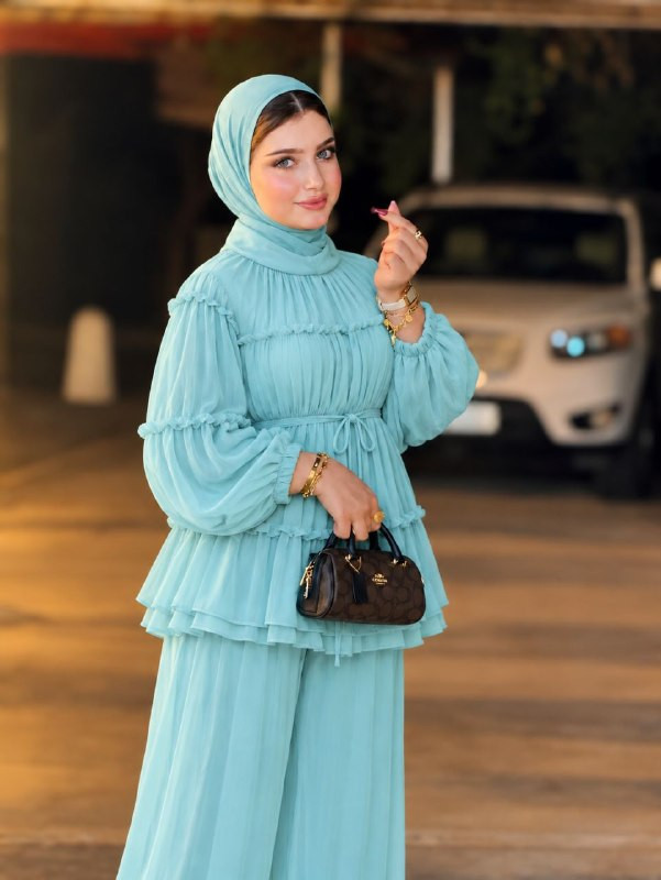 طقم قطعتين + حزام
خامه شيفون مبطن صيفي
قياس 38 40 42 44 46 48
#سعــــــــــــره
30 الف
💞
