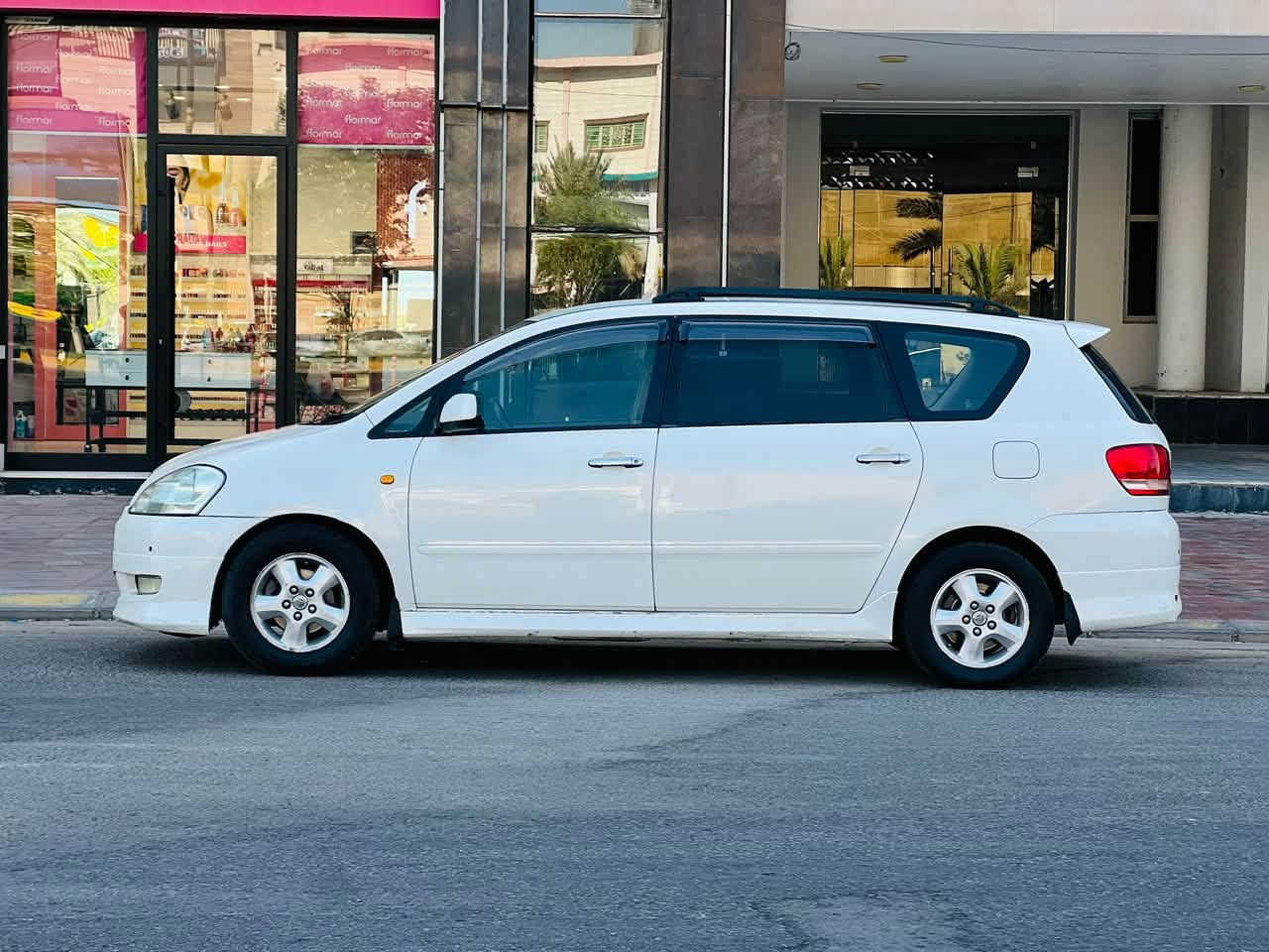 تويوتا ابصم 2001 تحويل مباشر السعر 98 وبيها مجال قليل توويل محرك 2400 تبريد خلفي وامامي ثلج 7 راكب حساسات كامره خلفيه شاشه دواخل بيجي مكفوله ضربه وكص ونقل وعيب شرعي واصوليات كافه محرك وكير مكفولات تخم تاير مكاني كربلاء المقدسه الاستفسار ‭***********
