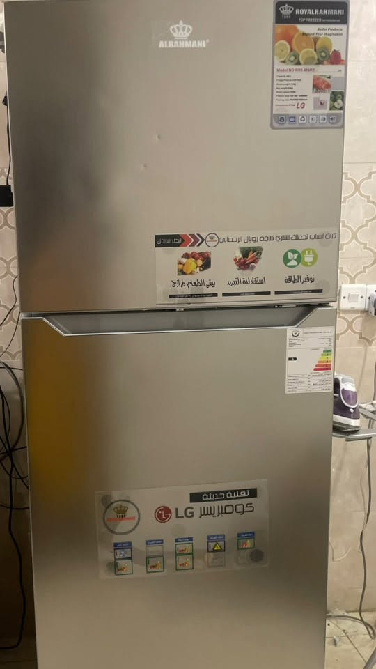 ثلاجة للبيع
نظيفة جداً مابيها اي مشكلة

تبريدها ممتاز

شركة الحافظ كومبريسر LG

الحجم الكبير الفريز جداً كبير

ملحقاتها كاملة

 لونها كلش حلو سلفر

العنوان بغداد 

اللي يريدها التواصل على هالرقم

***********

 هاتف او وتساب

قياساتها : ١٨٣ سم طول و٧٣ سم عرض
