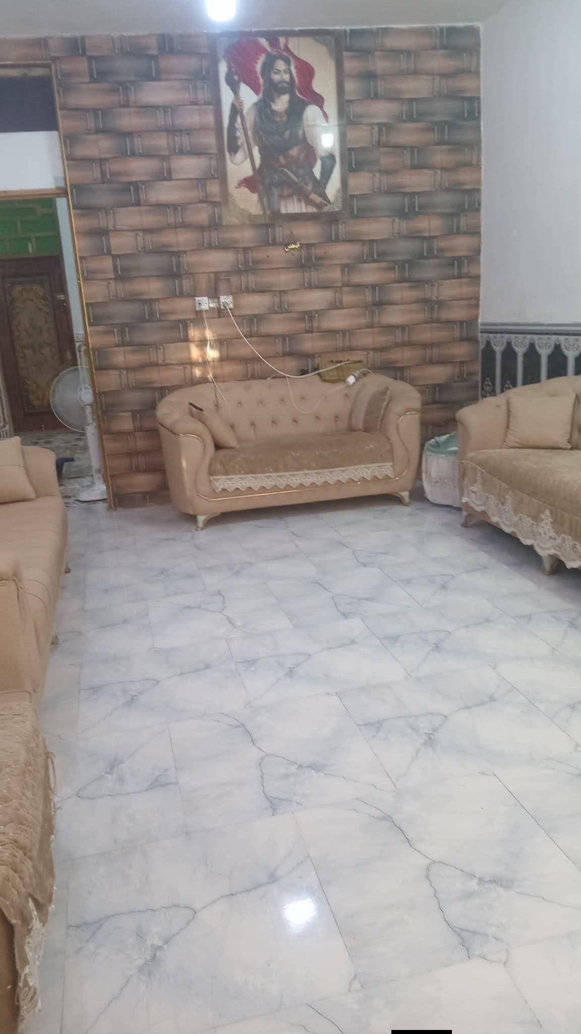 السلام عليكم ورحمة الله 
دار للبيع طابو صرف حر المساحه ٢٠٠ متر 
طابق واحد 
العنوان الفلاحيه شارع 30 خلف صيدلية مروة علي 
يحتوي على غرفتين نوم ومطبخ وصاله واستقبال وصحيات داخليه و خارجيه 
للاستفسار الاتصال على الرقم أدناه
***********
