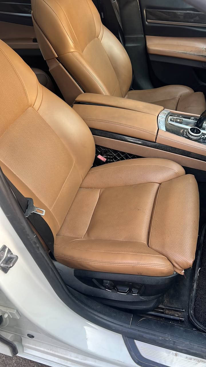 🔥 BMW 750Li xDrive M Package – 2012 🔥

👑 فخامة ألمانية × قوة × هيبة

🚘 BMW 750Li موديل 2012
⚡ Twin Turbo
🛞 xDrive – دفع رباعي
🖤 M Package
💎 فئة 750Li – قاعدة طويلة
📍 ماشية 113 ألف م 
🎨 صبغ 3 قطع فقط
🔥 أداء قوي وحضور مميز
🛋️ داخلية فخمة وراحة ملكية
🎛️ تجهيزات وتقنيات BMW المتطورة
🌙 فتحة سقف
🔊 نظام صوت فاخر
كير مكينه كفاله 

✨ سيارة فخمة، رياضية، ومميزة بحالتها ومواصفاتها.

📞 ***********
📍 بغداد السيديه بيع او مراوس ورجاءا الي مايعرف قيمت هاي السياره ليخابرني 🙏

💰 السعر والتفاصيل للجادين على الخاص بغداد, العراق
