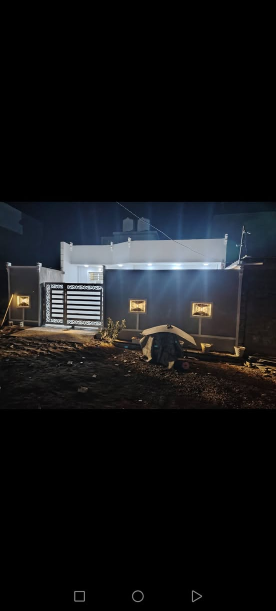يوجد دار البيع مساحه 160 متر كامل مع الاثاث غرف نوم عدد 2 صاله مفتوحه ستقبال ومطبغ  حمام عدد 2 الموقع تقاطع القدس مقابيل كليه بلاد الرافدين الاستفسار ***********
