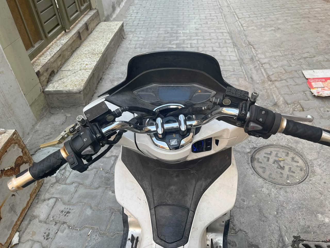 بي سي اكس جيل الرابع صارلهى شهر من نازله رمبه كفاله عامه منطول لطول 
مكينه بلاد حجم 160 
كفر بلاد  
حساسات شغاله
دبلات لوك
تايرات لوك 
ستيرن رياضي قلاب 
يدات تتفئه
دراجه مال جناي الف عافيه للي ياخذه ع وضع الرمبه بعدهى
سعر 16 ورقه بيهى مجال حك جيه بغداد الكريعات استفسار اكثر اتصال ☎️ ***********
