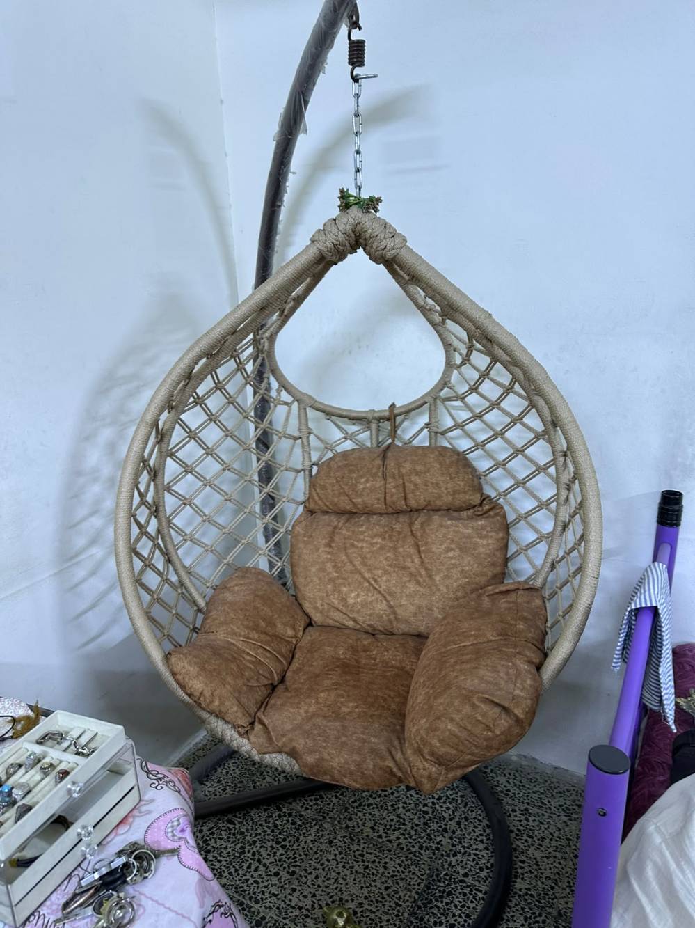 مراجيح • عدد ٢ • تحمل بالغين