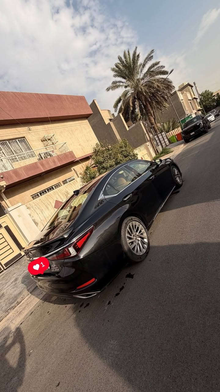 لكزس ES350 بلاتينيوم • ٢٠٢٣ • مشي ١٧٠٠٠ كم