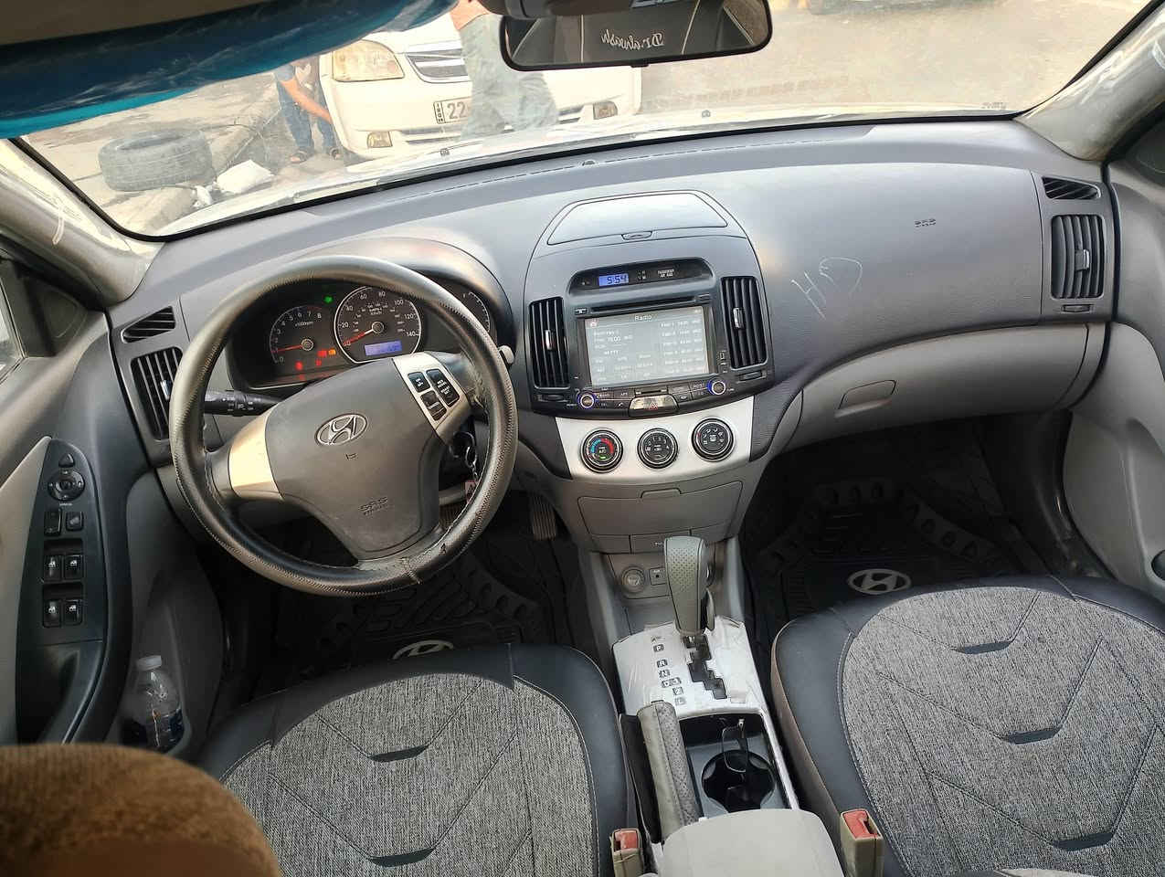 السلام عليكم 
النترا 🚗 وارد امريكي 🇺🇲 
موديل 2009👋 رقم نينوى اوربي 🙋 
سنويه وهزه جديده 👋 كاربون بانزين ⛽ 
شرط التحويل 🚦 فقط 
محرك 20/محرك وكير شرط 👋 تبريد ثلج 🥶 
طخم تاير طخم امامي خلفي جديد 👋 
📢 ظررها جاملغ امامي وبيها شويه بلمسطره وبيها شبر بلسقف فقط الباقي شرط وكدام 👀 
🛑#السعر 95$💸 وبيها مجال 
#العنوان #الموصل #موصل_الجديده قرب جامع الايقظه شارع البطاريات 
🛑 1️⃣ اوقات العمل🕰️الاتصال من الساعه التاسعه صباحا الى الساعه العاشره ليلا🛑
🛑2️⃣بلتلفون قفل ماكو تعال ودفع سعر اليعجبك 🛑
#مكتب_ارض_السلام #لبيع_وشراء_السيارات 
🛑 #باداره/ سلام الراشدي 
***********📱كورك 📞
***********📱اسيا📞

