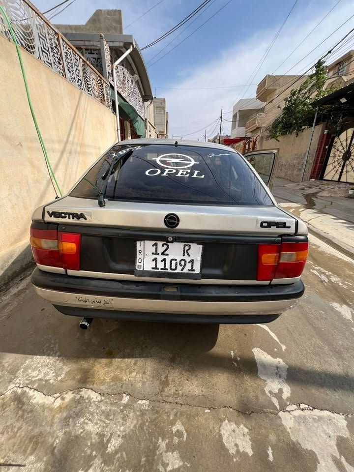 فكترا ١٩٩٢ • محرك شرط • داخل جديد