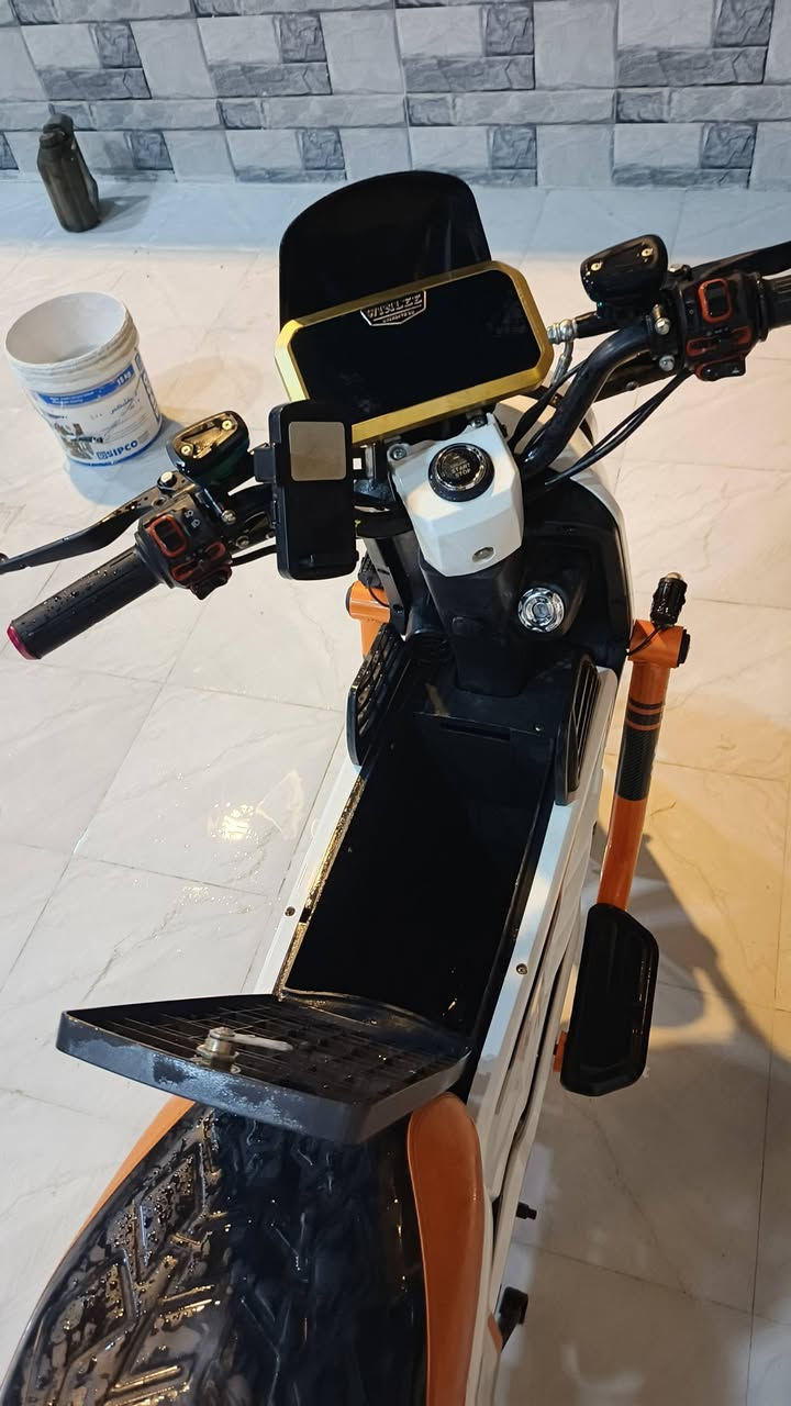 X900
٦بطاريات حجم 16 دراجه شغال بيها كلشي ماعده الاشاير والجوزه تشتغل فقط بصمه سويجات ثنين وبصمات ثنين وصندوك القبق بي كسر كما موضح بالصوره 425 وبيها مجال مكاني البصرة الصالحيه رقمي***********
