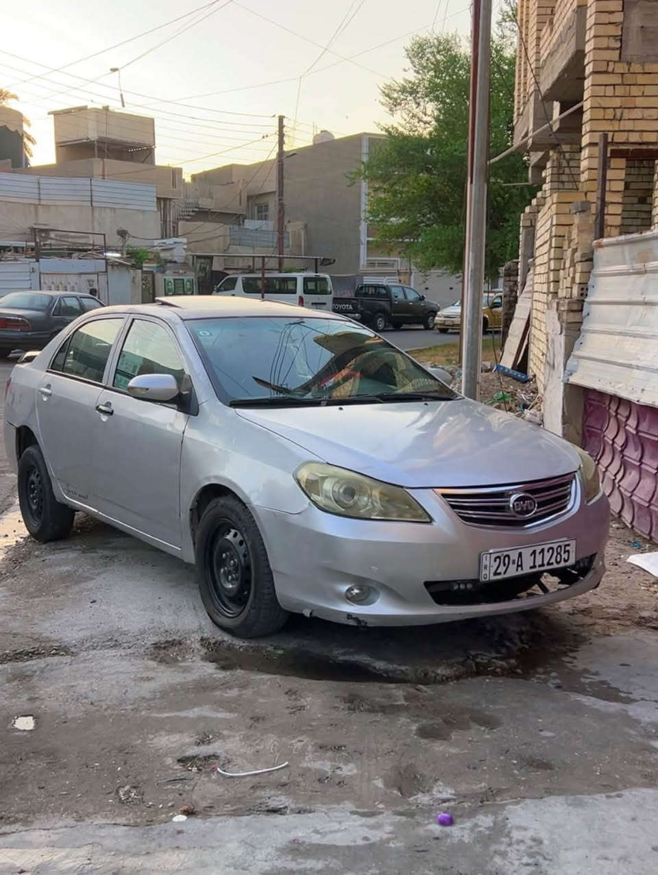 سياره بي واي دي 2013 بصمه كير عادي محرك جديد 1600
هونده ياباني كير جديد تخم تيرات سياره ما ناقصه اي شي جاهزه تراي وين ما تريد السياره ب اسمي تحويل مباشر السعر
40 وبيها مجال بسيط مكان السياره بغداد
رقم تلفون ***********

نص مكتوب في الصور:
- 220tv