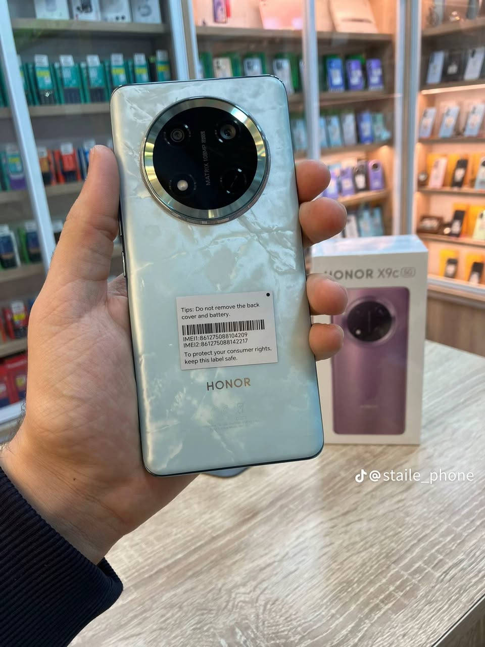 🔥 Honor X9c 📱
جهاز استخدام اقل من شهرين نظافه 100%
جهاز مال بيت 
ذاكرة 256
رام 12+12
🔋 بطارية قوية 6600mAh
⚡ شحن سريع 66W
📺 شاشة AMOLED 120Hz
🚀 معالج Snapdragon 6 Gen 1
📸 كاميرا 108MP
📶 يدعم 5G
سعر 400بي مجال قليل 
عنواني موصل الايمن 
تواصل ***********
