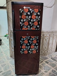 ثلاجة • مستعملة • حجم ٢٦
