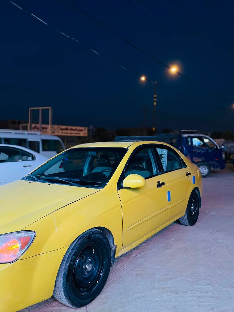 السلام عليكم كيا سبكترا 2006 للبيع مكينه جديده لاتنقيص ولاتبخير كير اوتماتيك جديد حداديه جديده تخم تاير جديد تبريد شرط ثلج كهربأياته كله شغاله مابيه اي نقص السياره بيه فتحه سقف بيه طخه بلجاملغ الكدام بدون دواخل رقم بغداد انكليزي سنويه 2030  جامه اماميه جديده 
السعر ٥٣ مكاني الديوانيه 
***********
