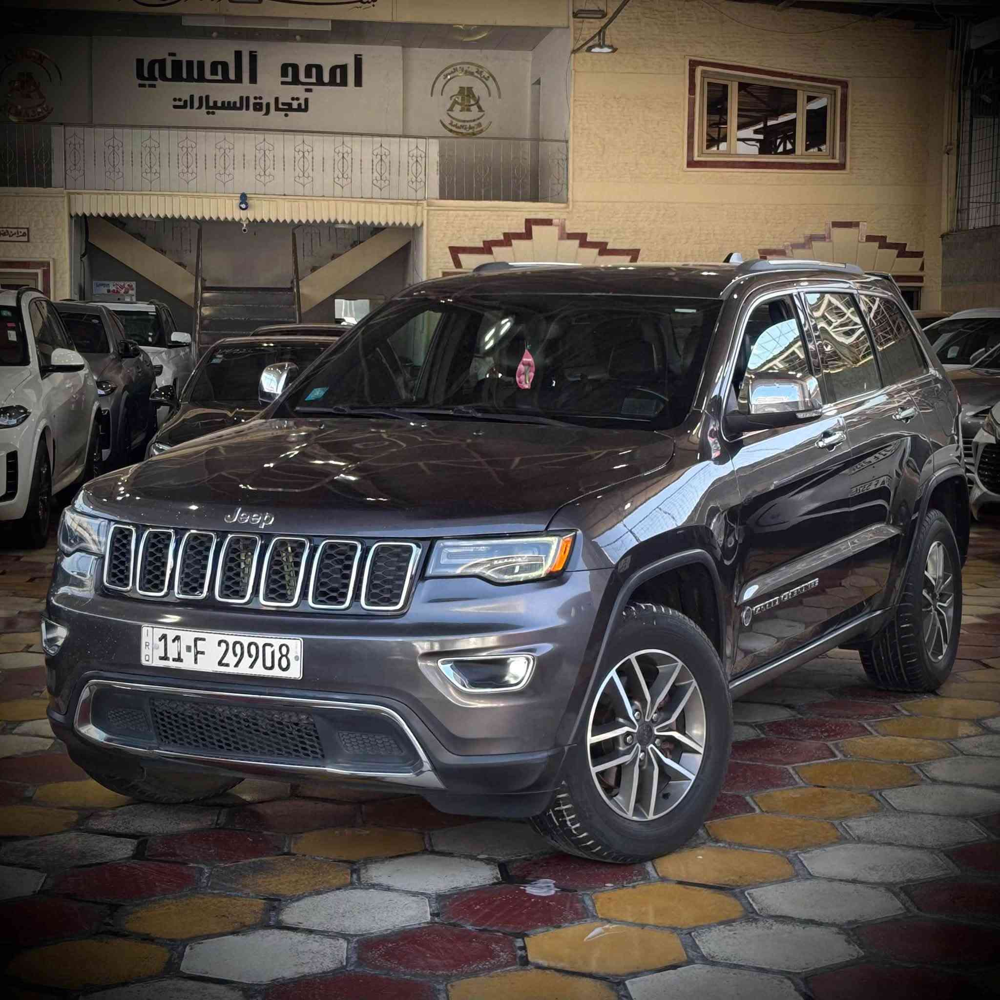 السلام عليكم Jeep لمتد
موديل 2019

محرك 3.6 لتر 

بانوراما رادار حساسات امامي خلفي 

مقاعد كهربائيه جلد تدفئه وتبريد مع خزن

شاشه وسطيه تدعم ابل كار بلي وبعد مواصفات الجيب المعروفه الفول وارد اميركي السيارة حادثهة كلش بسيط موضح بالصور والسياره كلشي مناقصهة عليهة ادامه كامل وخير من الله السيارة مكان السيارة بغداد

للستفسار 

***********

متواجد واتساب
