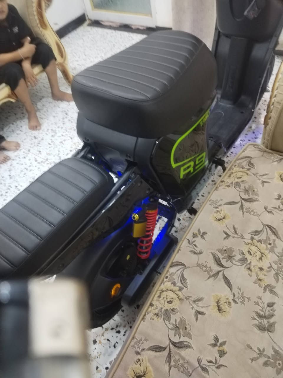 ب سلام عليكم دراجه شحن اخر اصدار بل كارتون زيرو متر واحد ما ماشيه سعر حجم كبير سعره مناسب 550  ومستعجل ع بيعه مكان خاجيه ***********
