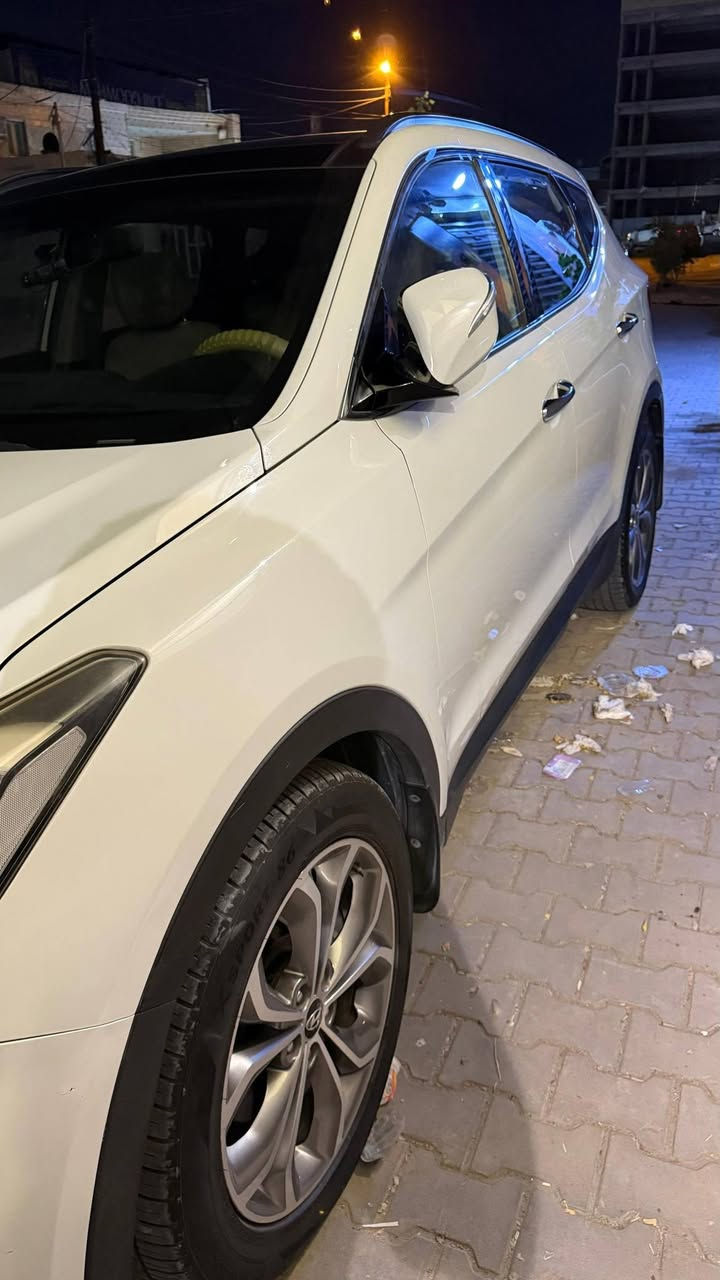 سنتافي فول مكفوله ابيض محرك ٦ فور ويل بصمه بانوراما فول ١/١ رقم بابل بأسمي
 السعر ١٥٥ 
الرقم ***********
