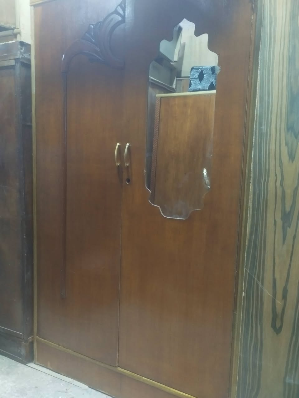 كناتير بابين 
نضيفات ونجاره 
بسعر مناسب 
العنوان واسط نعمانيه شارع 13 مقابل بيت الحاج خيون 
للاستفسار مراسلة الصفحه او الاتصال 
*********** واتساب 
***********
***********
