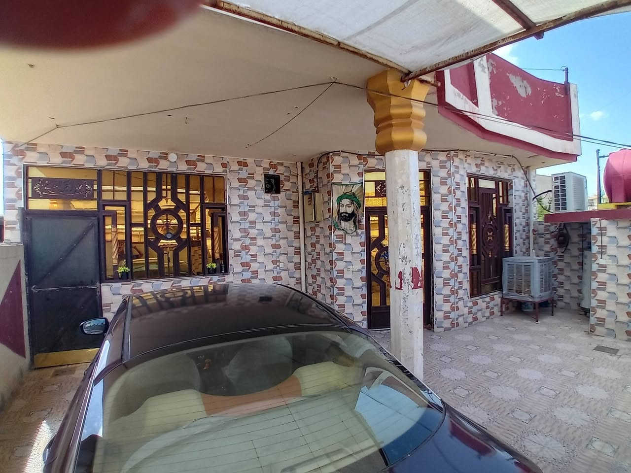 سلام عليكم بيت البيع او امراوس حسب القناعه
موقع البيت حواس نزلت معمل الثلج السليل او نزلت الجشعم 
مساحت البيت 400 بناء 200 وحديقه 200 البيت بناء حديث 
الاستفسار والسعر 
 ***********
***********
