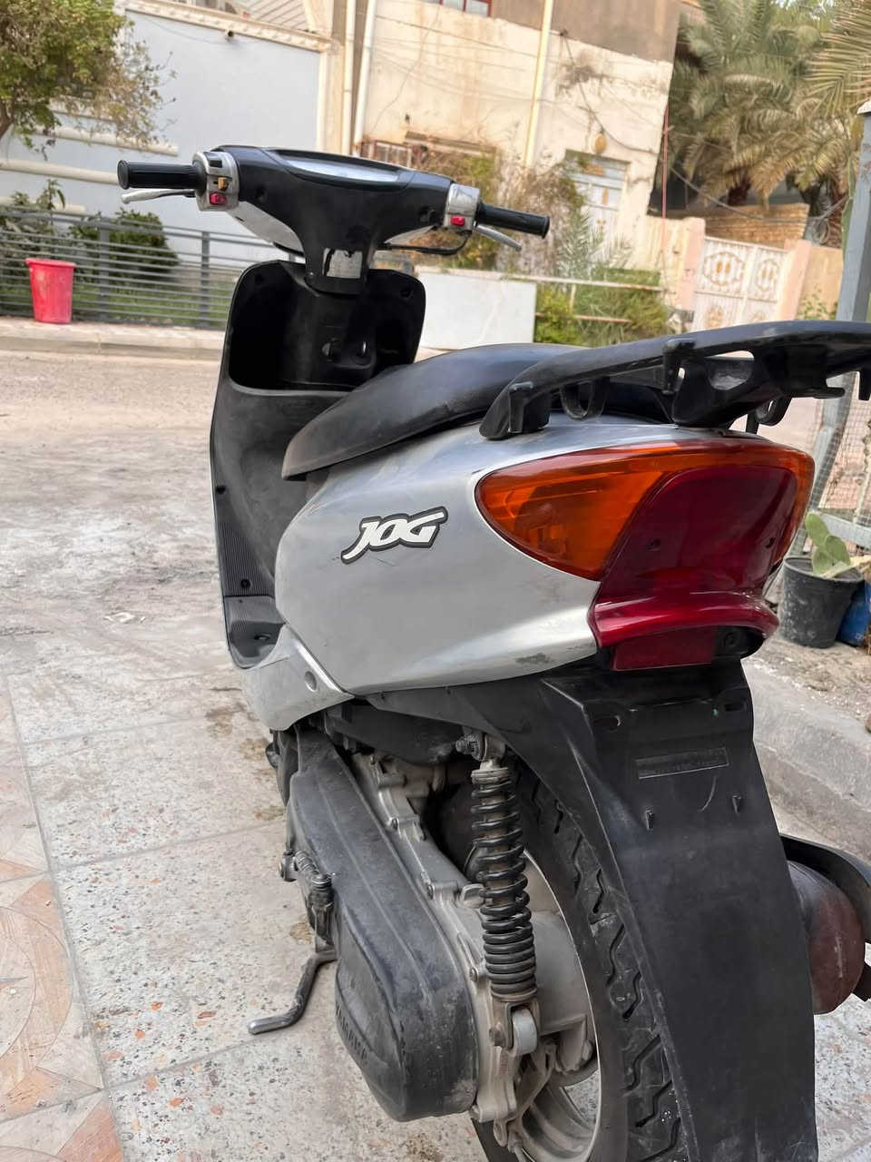 دراجه للبيع قبل شهرين نزلت من الرمبه 
شلعتها تخبل
ومامفتوحه مكفوله كفاله عامه 
السعر ٦٥٠ وبيها مجال 
تواصل وياي بل واتساب : ***********
