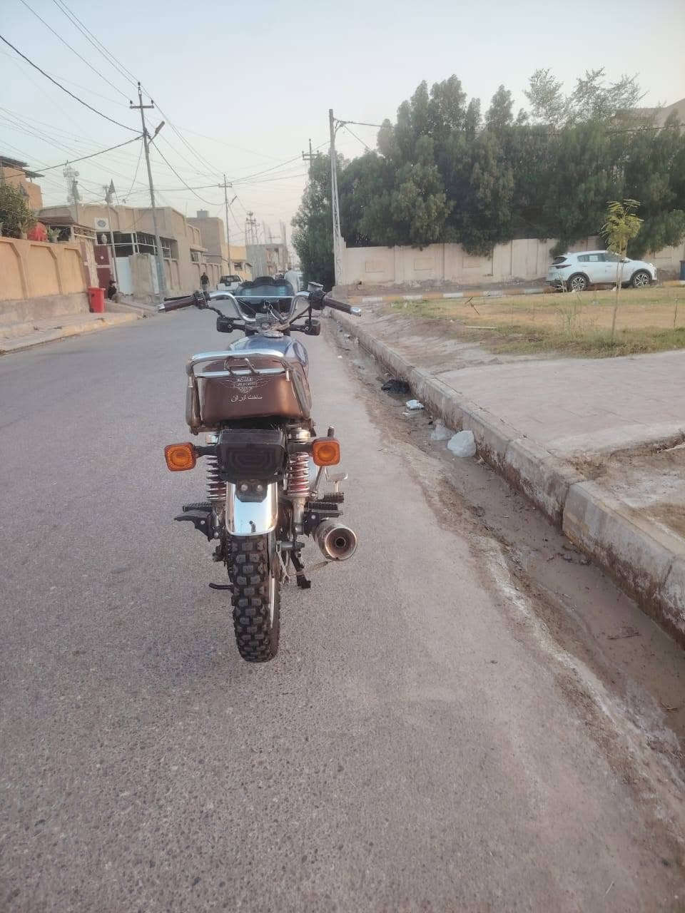 ه السلام عليكم للبيع دراجه سيفان موديل 24 اوراق محرك،200مكفول دارجه جاهزه من كلشي مامتعوبه وجديد ضفيره بلاديه  تشغيل عن بعد دراجه ناقصه فقط دشبول محتركة شاشه فقط والباقي كله بلادي 
السعر 625 وبيه مجال  والموشراي لايعلق وينطي سعر من يمه السوك كلشي بيه وكل واحد وبيع بالسعر الي يعجبه

للاستفسار الاتصال على الرقم
***********
