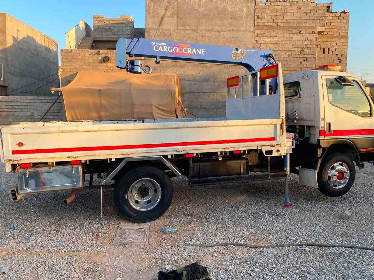 سلام عليكم كنتر بزون فحل موديل 2000لبيع مسجل بالسنويه كرين جهاز 2900مخالف جديد مكفوله من كل نوحي السيارة بيهة ملاحظة صغيرة (((تبخير قليل )) تخم تاير جديد باتريات جدد رقم الهاتف  *********** تحويل ثاني يوم مكاني ديالى بعقوبة السعر ((( 165)))بي مجال
