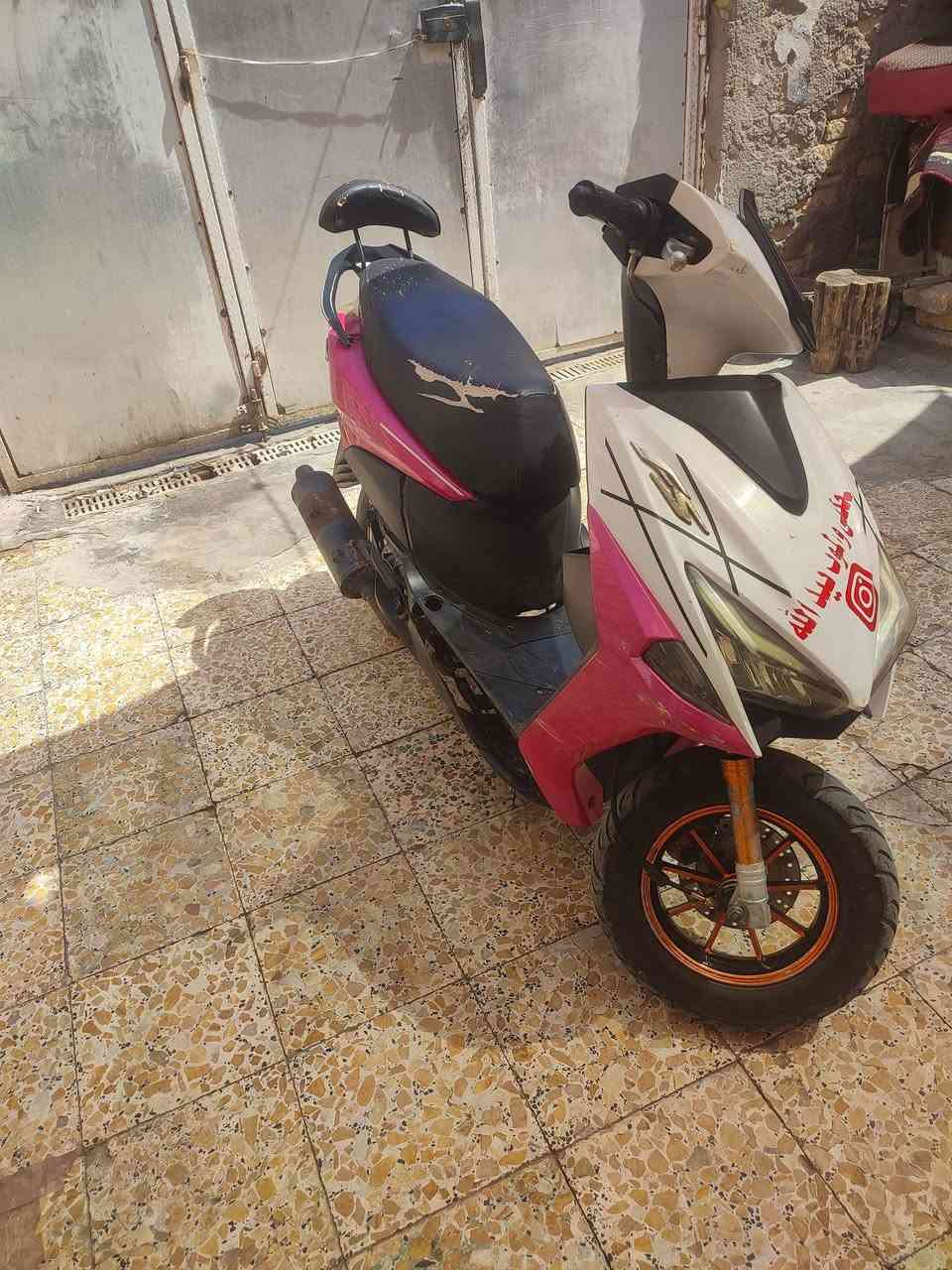 افس للبيع شغاله سلف سعر ٢٠٠ وبيهه مجال بكان المجر الكبير ***********
