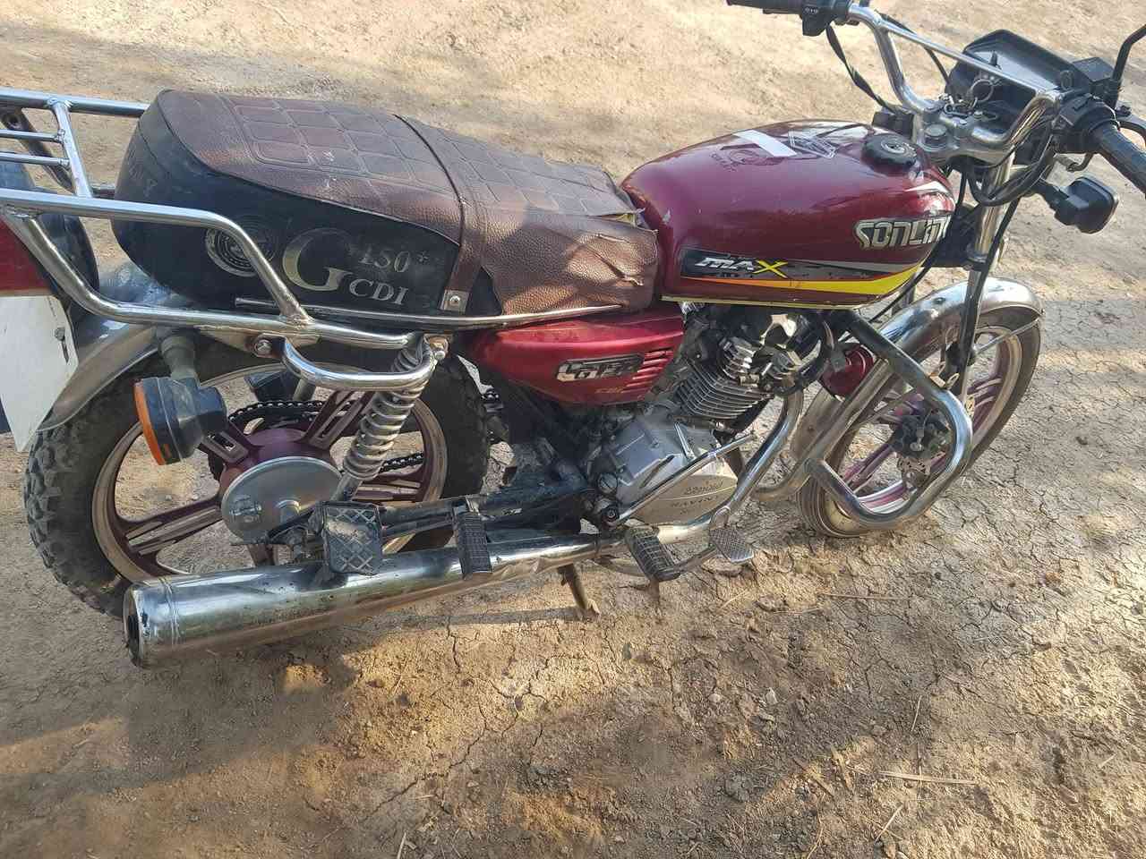 سيفان 21   مكفوله  375  وبي مجال بسيط  ***********
