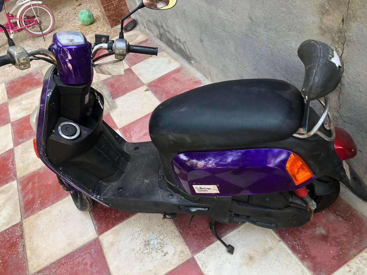 للبيع 🛑
ماكس بوليسي 

السعر 550,000 
مكينة ستندر بلادي 
كهربائيات سلف شغال 

المكان حلة 

واتساب : ***********
