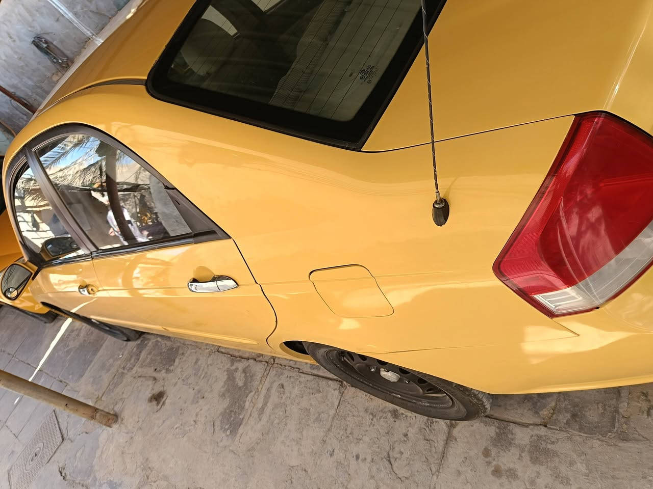 سلام عليكم 
سبكترا للبيع موديل 2009 مكينه 2000هيئه غرامات مصفره سنويه لل 30 رقم بغداد انكليزي بيها جامغ وبنيد وبيها دحجه بدوسه مامصلحه كير تماتيك مكينه كير تبريد حداديه تخم تاير جاهزه السياره مكان السماوه 
السعر 73
***********
