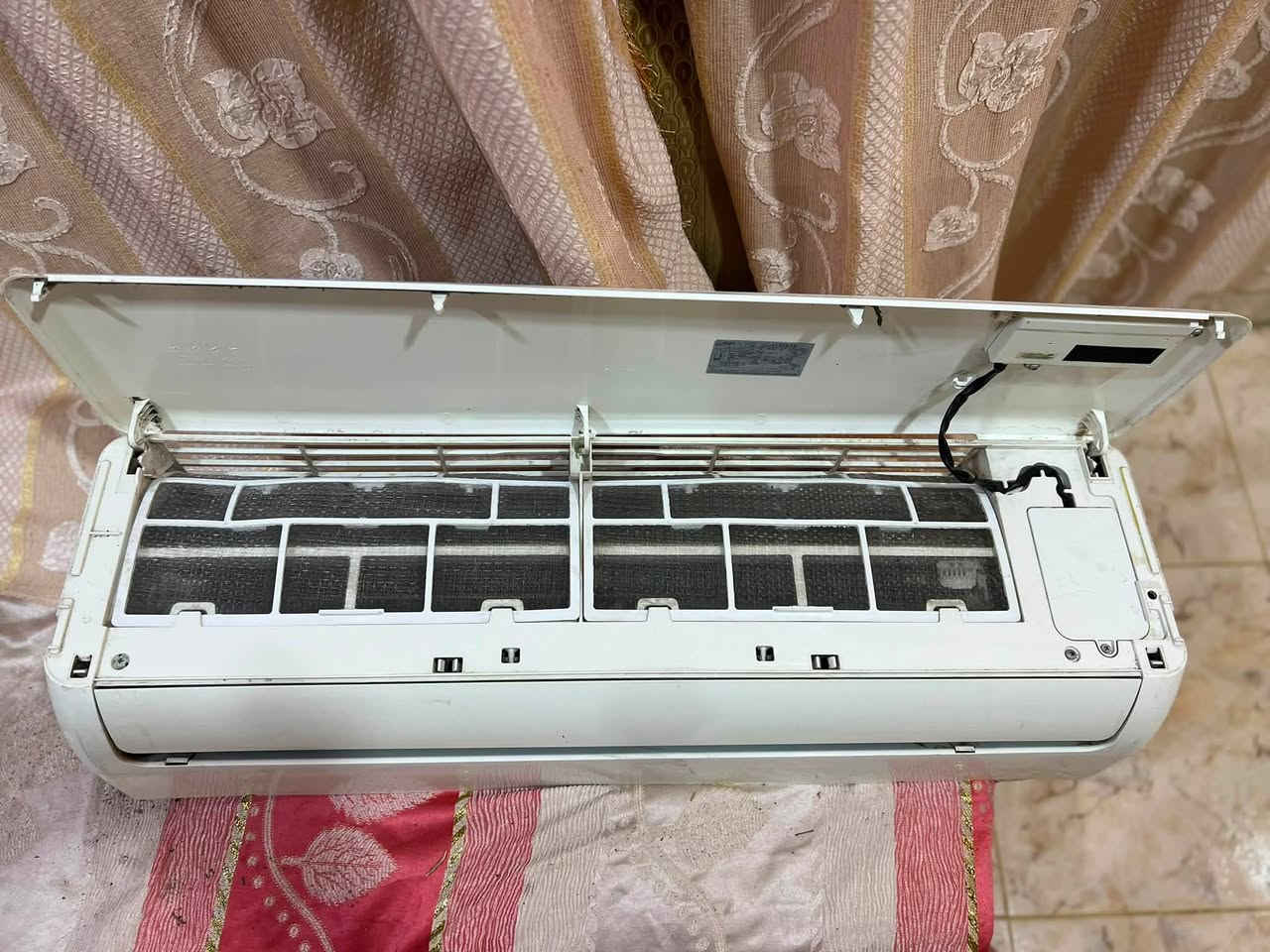 للبيع سبلت سونيك قطعه داخليه فقط
طن ونص مستخدمه نضيفه
تبريدها ثلج 
مكاني البصرة القبلة حي القائم 
تواصل ***********
هذا الرقم تواصل واتساب فقط 
السعر 75 الف
