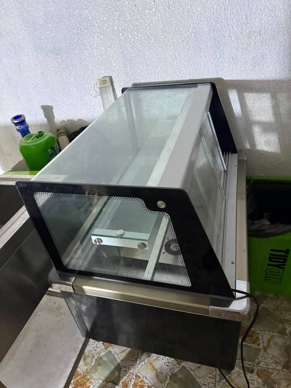 طباخ ستيل • سنك ستيل • عارضة مقبلات
